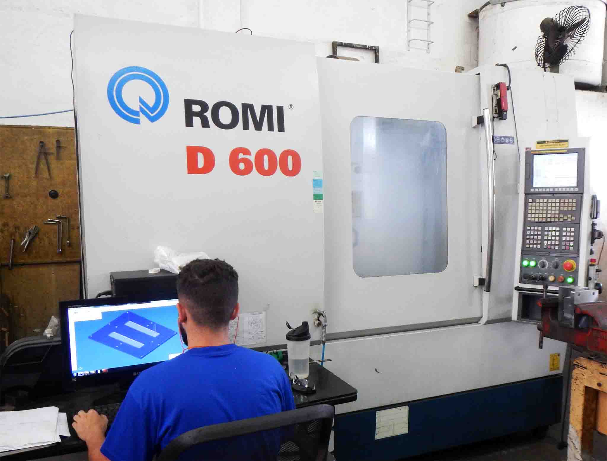 Máquina de automação Romi D600